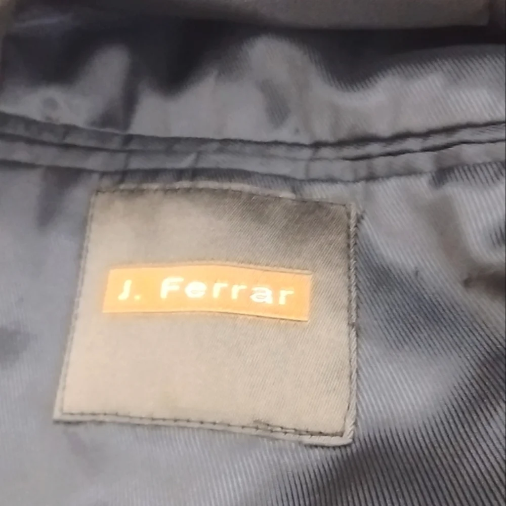 J.Ferrar men's classic suit size (38)R.